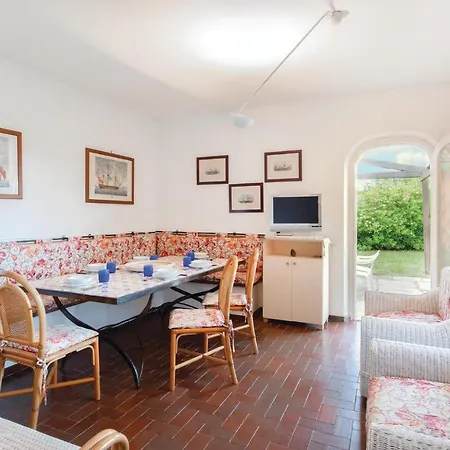 Three-bedroom Holiday In Capoliveri -li- Semesterbostad