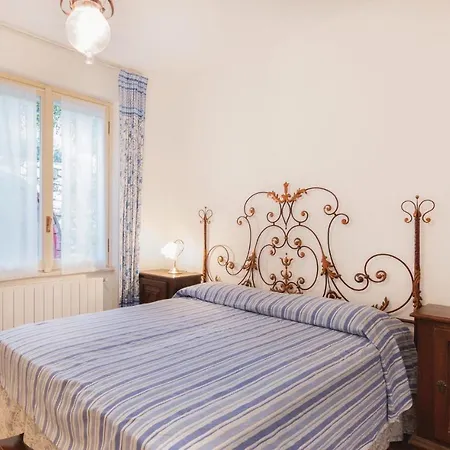 Three-bedroom Holiday In Capoliveri -li-