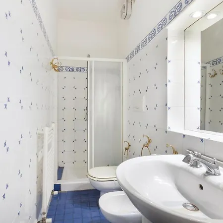 Three-bedroom Holiday In Capoliveri -li-